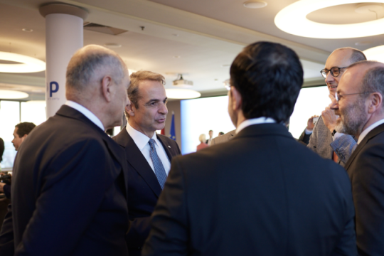 Τετ α τετ Μητσοτάκη - Μπορίσοφ για τον κάθετο διάδρομο